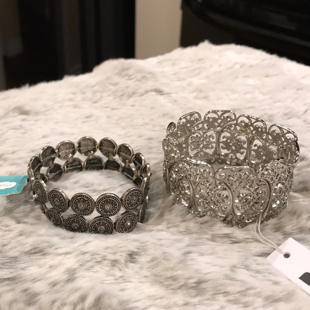 Stretch fit bracelets